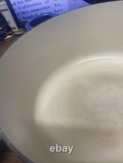 La Cocotte en fonte classique Le Creuset #30 de 9 litres, émaillée bleue, 12 x 6 pouces de profondeur, France