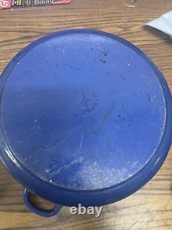 La Cocotte en fonte classique Le Creuset #30 de 9 litres, émaillée bleue, 12 x 6 pouces de profondeur, France