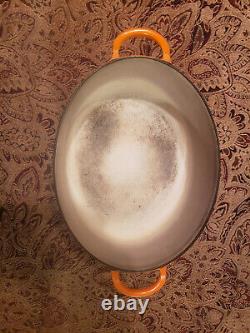 La Cocotte ovale en fonte Le Creuset Signature de 6,75 litres, couleur Flamme