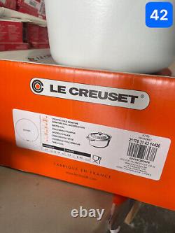 La Cocotte ovale en fonte émaillée Le Creuset avec couvercle, 6,75 litres, en coton