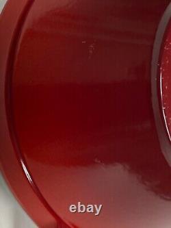 La cocotte en fonte émaillée Le Creuset Cassoulet 4 Qt #28 cerise rouge