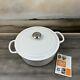 La Cocotte Ronde En Fonte émaillée Le Creuset Signature 7 1/4 Qt. Blanc Mat