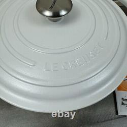 La cocotte ronde en fonte émaillée Le Creuset Signature 7 1/4 Qt. Blanc mat