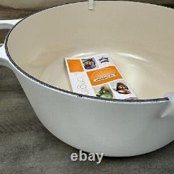 La cocotte ronde en fonte émaillée Le Creuset Signature 7 1/4 Qt. Blanc mat