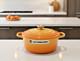 Le Creuset 20 Cm 7,9 Cocotte Ronde Fleur D&rsquo;oranger En Fonte &eacute;maill&eacute;e, Faitout Hollandais