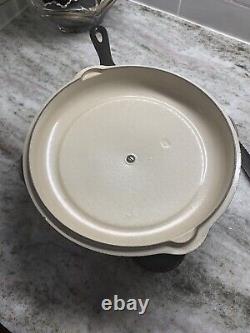 Le Creuset #27 Cocotte/Sauteuse Noire Cassadou en excellent état (EUC)