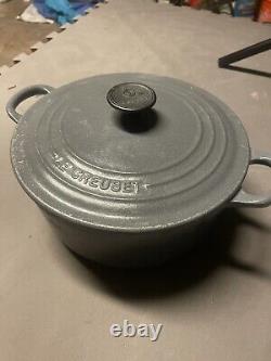 Le Creuset 3,5qt Cocotte en fonte grise France #22 avec couvercle