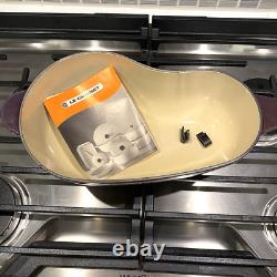 Le Creuset Casserole en Fonte Émaillée de 2,25 Qt Couleur Aubergine RARE