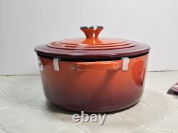 Le Creuset Cayenne 22 cm 3,5 Qt CLASSIC Cocotte Ronde BOUTON EN ACIER Rare NIB