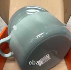 Le Creuset Cocotte Néerlandaise #22 Signature 3,5 Qt COULEUR & TAILLE RARE Sauge NIB R184