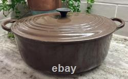 Le Creuset Cocotte Ovale en Fonte Émaillée 4,25 Qt #27 Marron avec Couvercle L92