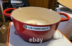 Le Creuset Cocotte Ovale en Fonte Émaillée Signature, 5,5 L, Cerise