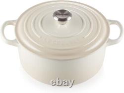 Le Creuset Cocotte Ronde en Fonte Émaillée Signature, 3,5 qt. Meringue