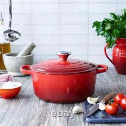 Le Creuset Cocotte Ronde en Fonte Émaillée Signature, 5,5 qt. Cerise