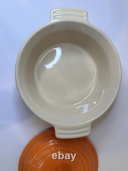 Le Creuset Cocotte en Fonte 22 cm 3,5 QT Orange Mandarine Émaillée Solide Poignées Ivoire RARE