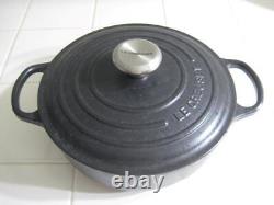 Le Creuset Cocotte en Fonte Noire Mat 3,5 QT / 3,4L avec Couvercle Modèle #24