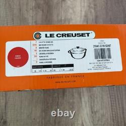 Le Creuset Cocotte ronde en fonte émaillée rouge cerise 2 3/4 qt neuve