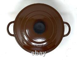 Le Creuset E Casserole en Fonte Émaillée Marron 4,5 QT avec Couvercle