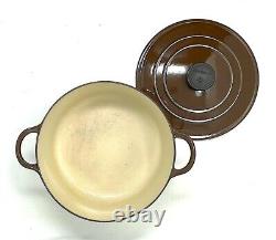 Le Creuset E Casserole en Fonte Émaillée Marron 4,5 QT avec Couvercle