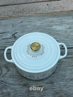 Le Creuset Faitout en Fonte Rond de 22 cm 3,5 L. 12 Jours de Noël Le Creuset Faitout en Fonte Rond de 22 cm 3,5 L. 12 Jours de Noël