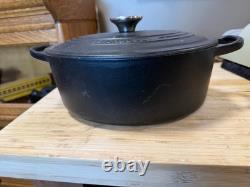 Le Creuset France #25 Cocotte ovale en fonte émaillée noir satiné de 3,5 quarts (9 3/4)