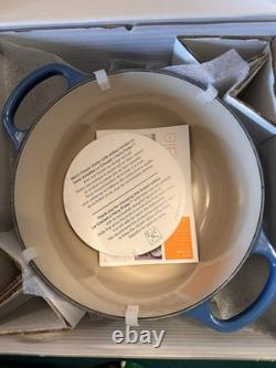 Le Creuset Harry Potter Quidditch Marseille 2,75 Qt Casserole en Fonte. Neuf dans sa boîte.