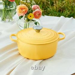 Le Creuset Signature 20 cm 2,25 qt cocotte en fonte Camomille jaune pastel / cadeau de Pâques