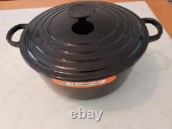 Le Creuset Signature Casserole Ronde 5,5 qt Neuf - Présentation en Magasin Noir