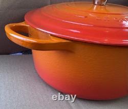 Le Creuset Signature Cocotte Ronde en Fonte Émaillée 7,25 Qt Orange Flamme