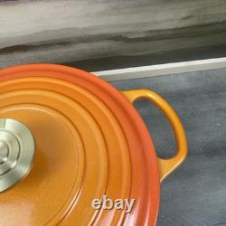 Le Creuset Signature Cocotte en Fonte Émaillée Ronde 4 1/2 qt. Flamme Dorée
