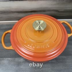 Le Creuset Signature Cocotte en Fonte Émaillée Ronde 4 1/2 qt. Flamme Dorée