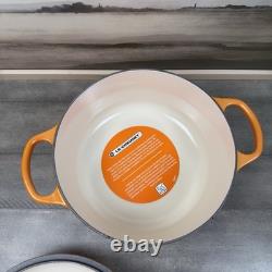 Le Creuset Signature Cocotte en Fonte Émaillée Ronde 4 1/2 qt. Flamme Dorée