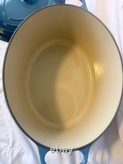 Le Creuset Signature Cocotte ovale en fonte de 15,5 qt (Marine)