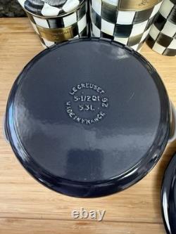 Le Creuset Signature Cocotte ronde 5,5 qt Oyster avec 4 ustensiles bi-matière
