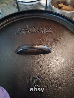 Lodge Fonte Dutch Oven 12 DO Timbre Fabriqué Aux États-Unis Vintage 3 Pieds Avec Poignée