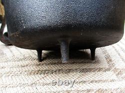 Marmite en fonte à trois pieds Texsport avec couvercle de 12,8 litres et poignée robuste en filigrane