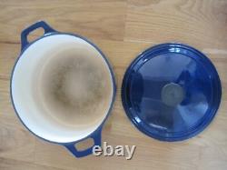 Marmite en fonte bleue Martha Stewart avec couvercle