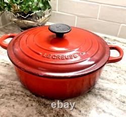 Marmite en fonte rouge Le Creuset #24 avec couvercle 4,5 litres. Fabriquée en France. EUC