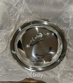 NIB Cocotte en Fonte Émaillée All-Clad avec Couvercle en Acier Inoxydable et Trivet en Bois 4Qt