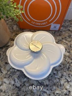 Nouveau Le Creuset cocotte traditionnelle florale à pétales de fleur 2,25 qt faitout blanc