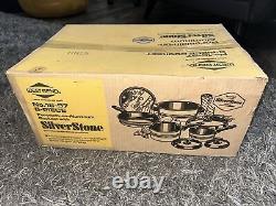 Nouveau Vintage West Bend Ensemble de 8 pièces en porcelaine sur aluminium fabriqué avec SilverStone 16-97