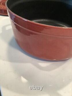 Nouvelle Cocotte Staub en fonte émaillée revêtue de 4 litres 9 3/8 24 Rouge