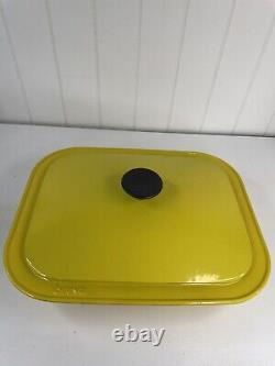 Poêle à frire en fonte émaillée de marque Brava et couvercle Dutch Oven jaune ombré
