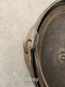 Pot en fonte antique n° 10 avec couvercle, fait de la Hollande