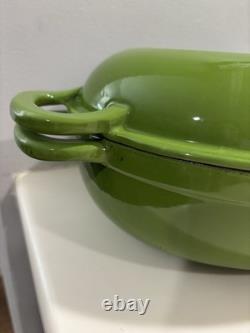 Pot en fonte vintage Sur La Table de grande taille avec couvercle, faitout ovale vert