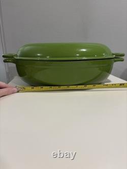 Pot en fonte vintage Sur La Table de grande taille avec couvercle, faitout ovale vert