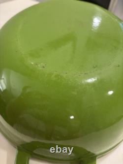 Pot en fonte vintage Sur La Table de grande taille avec couvercle, faitout ovale vert