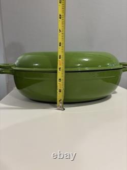 Pot en fonte vintage Sur La Table de grande taille avec couvercle, faitout ovale vert