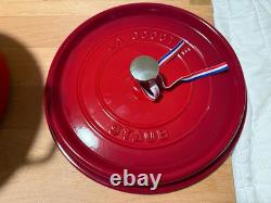 STAUD Cocotte ronde en fonte de 7 qt, cranberry