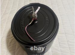 Staub Cocotte en fonte de 5,75 qt, ovale, Coq au Vin, noir mat